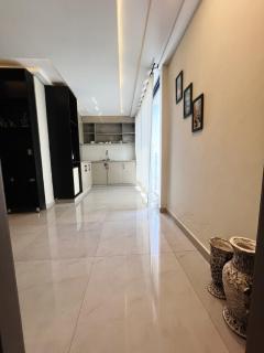 Elegant 1BR Retreat Modern & Comfortable Apartment - 6