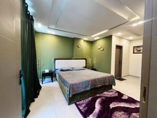 Elegant 1BR Retreat Modern & Comfortable Apartment - 9