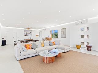 Villa Riva - Luxury seafront villa with Jacuzzi & Pool - 6