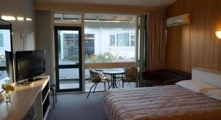 Tui Lodge Motel - 9