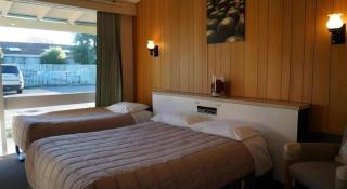 Tui Lodge Motel - 4