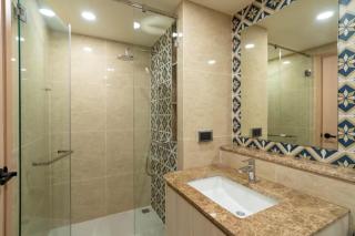 Bright 1bd apt in the Ozone Oasis Condominium - 1