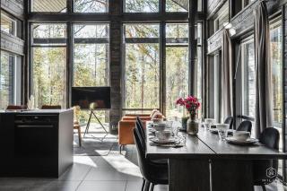 Luxury Aurora Pine Villa by Hilla Villas - 4