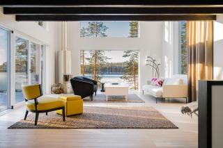 Luxury Lakefront Residence by Hilla Villas - 2