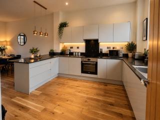 Twilight House -Wyndale Living- B'ham JQ Townhouse - 8