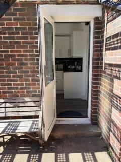 2-Bed Sleeps 4 Free Parking Pets Allowed - 1