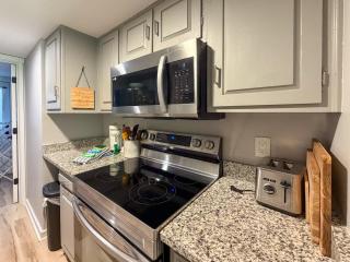 3 bed 2bath just steps to Coligny Plaza & Beach - 1