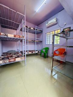 Mowglys Bunk house - 4