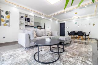 Spacious executive 3bedroom - 2