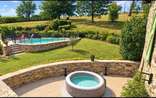 Villa spacieuse avec piscine à Bas-Ségala - 8