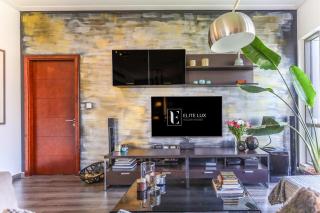 Luxe 2Br Stunning Burj Khalifa View Downtown Dubai - 9