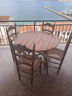 Appartement Roses 4 couchages, parking gratuit, bord de la plage, balcon, vue panoramique, serviettes de bain, linge de maison - 3