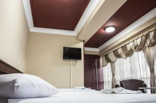 King Hotel - Pejë - 8