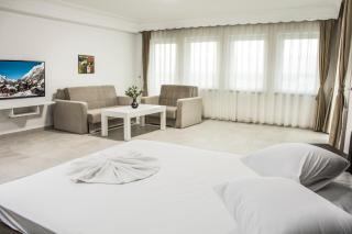 King Hotel - Pejë - 4