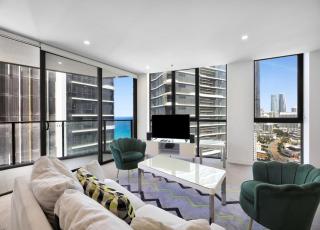 Wonderful 2-Bed with Pool, Gym & Scenic Views - 1