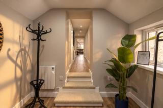 Portrush 3BR Skylight Suite | Walk to Beach & Food - 5