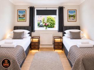 2 bed House - Free parking! - 5
