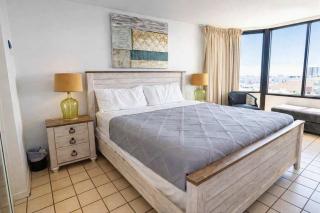 Saida Royale Beachfront 10th Floor 2BR 3 Pools - 4