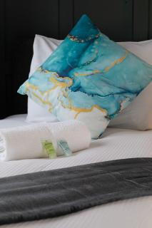 Luke Stays - Grace Street - 3