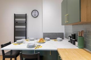 Luke Stays - Grace Street - 1