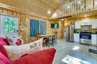 Fire Pit & Lake Views! Wood Creek Lake Cabin - 6