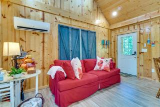 Fire Pit & Lake Views! Wood Creek Lake Cabin - 5