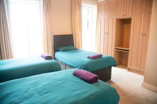 Entire Apartment Main St Carrick - 20 Steps from Everything - 8