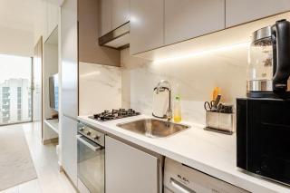 Luxury Studio Burj Khalifa View - 5