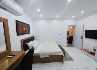 The Hive Luxury Suites - 24hrs Power, Top Security - 5
