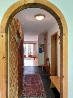 Cosy apartment, private garden with mountain views - 2