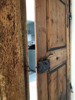 Historic apartment close to lake, private garden - 4