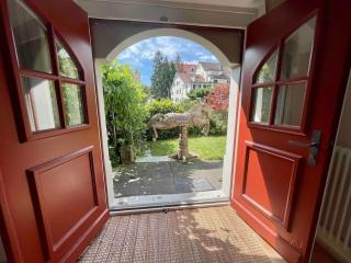 Historic apartment close to lake, private garden - 3