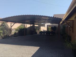 Lion's Den Guesthouse 2 - 7