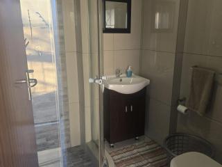 Lion's Den Guesthouse 2 - 9