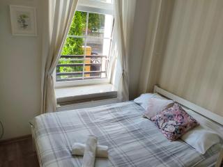 Hostel "Night o'clock" - prywatny parking - 6