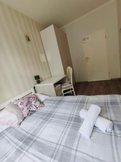 Hostel "Night o'clock" - prywatny parking - 5