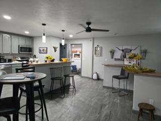 'Honey Bee' Family Home in Columbus, Nebraska! - 0
