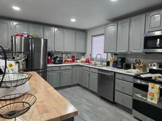 'Honey Bee' Family Home in Columbus, Nebraska! - 7