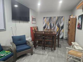 'Honey Bee' Family Home in Columbus, Nebraska! - 1