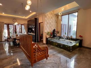 Modern 5BR Luxury Villa with Pool & Rooftop - 100m from Sanur Beach - Sanur - 5