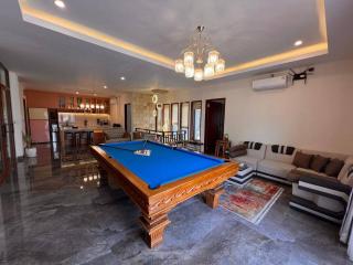 Modern 5BR Luxury Villa with Pool & Rooftop - 100m from Sanur Beach - Sanur - 4