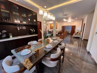 Modern 5BR Luxury Villa with Pool & Rooftop - 100m from Sanur Beach - Sanur - 2