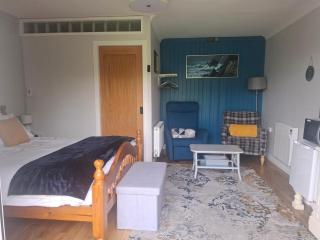 Kate's Place bedroom ensuite close to Donegal town - 2