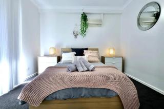 Central Perth 2BR Stay Pool, Gym & Parking - 4