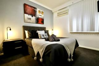 Central Perth 2BR Stay Pool, Gym & Parking - 9