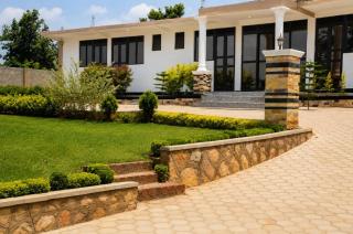 Mocas Lounge - 1
