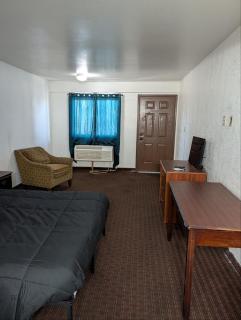 Saint Roberts Town and Village Motel - 3