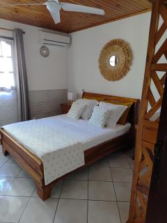 CHEZ JACQUELIN ET DORLYS - 9