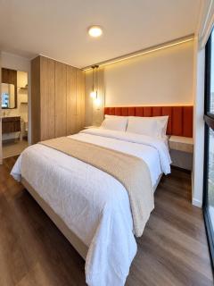 Luxury Apartment Near Sheraton for Families & Groups - 9