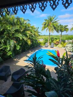 CHEZ JACQUELIN ET DORLYS - 1